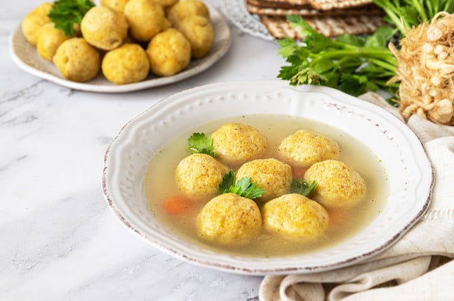 2138809633 matzoh juha od kuglica,zidovska tradicionalna kuhinja, Pashalna hrana