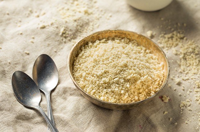 1174099555 Domace zacinjene panko kru ne mrvice u zdjelici