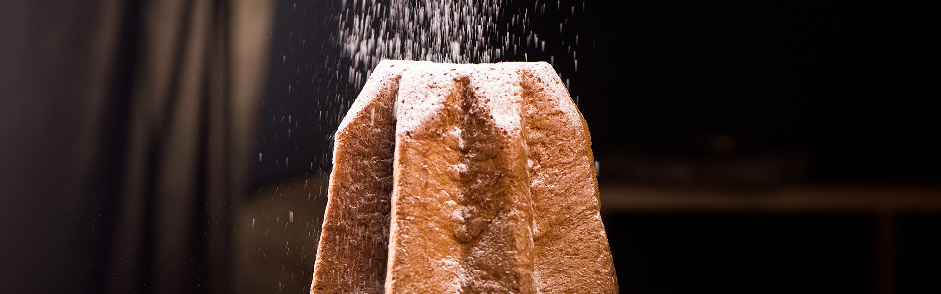 747782308 Carobni Bo ic s talijanskim bo icnim domacim kolacem. Pandoro
