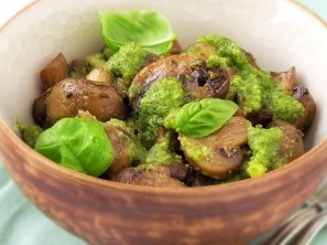 Sauteed mushrooms with pesto sauce