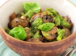 Sauteed mushrooms with pesto sauce
