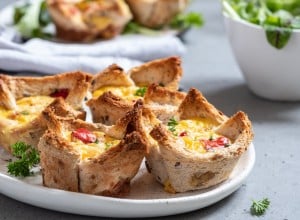muffini od tosta s jajetom i paprikom