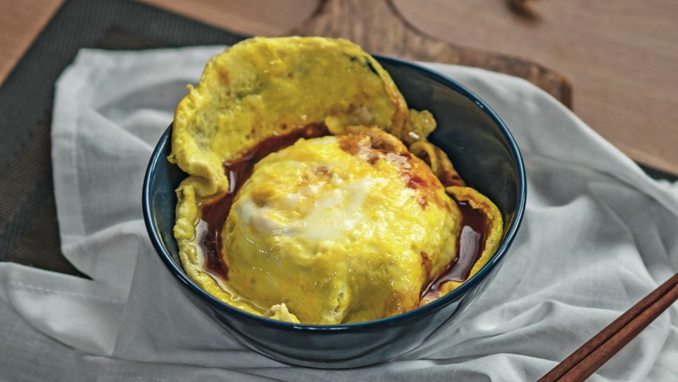 japanski omlet s rizom i umakom od soje