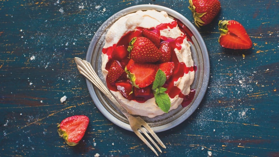 pavlova sa svjezim jagodama
