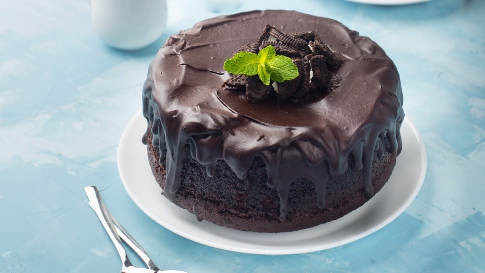 socna cokoladna torta s preljevom