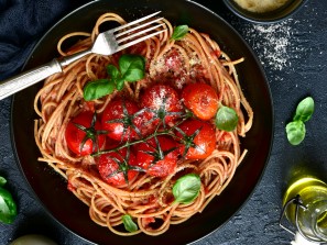 integralni spaghetti s grillanim cherry rajcicama