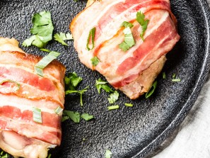 punjeni zabatci omotani slaninom