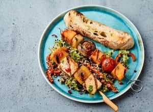 tofu raznjici s bundevom i povrcem