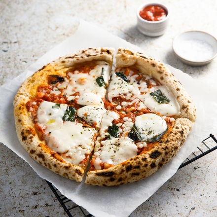 Tradicionalna domaca talijanska pizza Margherita