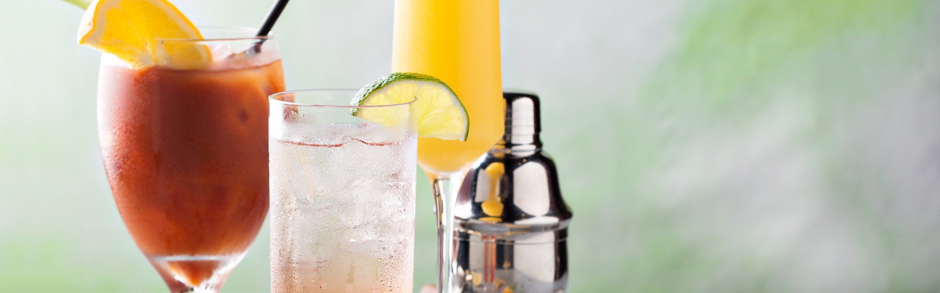 1154262520 kokteli bloody mary i mimosa