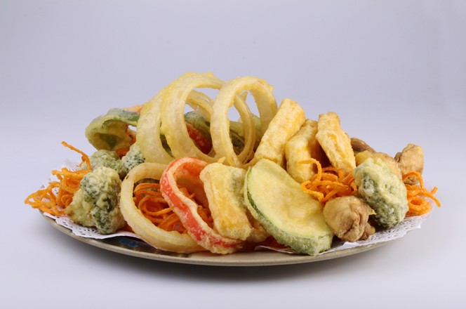 Povrce u tijestu luk, bundeva, mrkva, paprika tempura