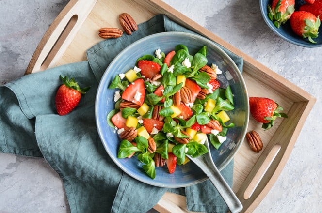 1896490081 salata s povrcem i pekan orasima
