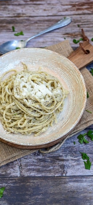 Black Truffle sauce fresh tagliolini noodle pasta, original italian food fresh egg pasta, cream sauce  and fresh herbs.Spaghetti with fresh black truffle and cream sauce