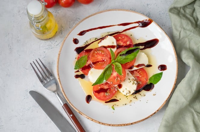 caprese salata